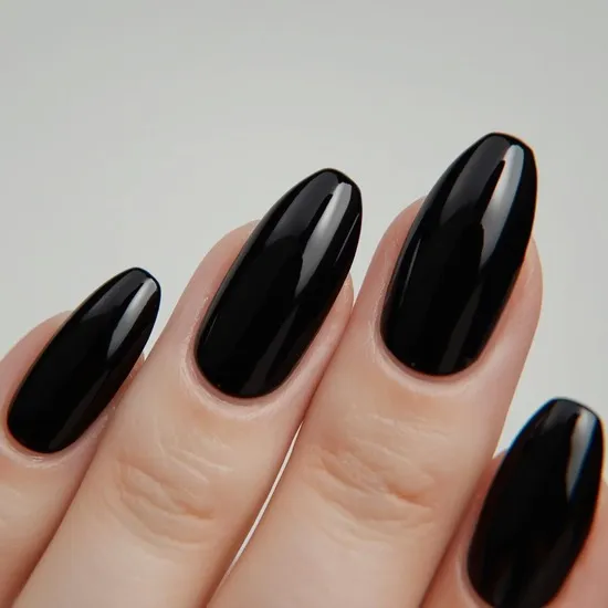 10 chic black nails ideas IMG01